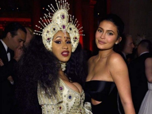 Cardi B defiende aparición de Kylie Jenner en el video de WAP