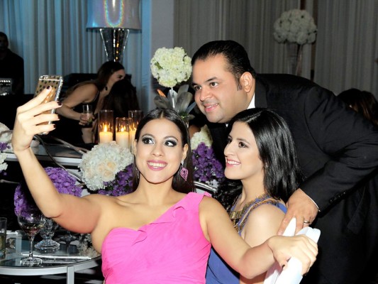 La boda religiosa de Jonathan Park y Daniela Ferrufino
