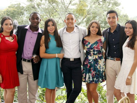 Emotivo senior breakfast de la International School