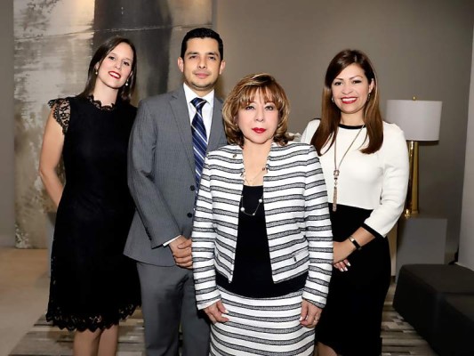 Mandy Dacarett, Gerardo Zelaya, Thelma Avelar y Karla Zerón