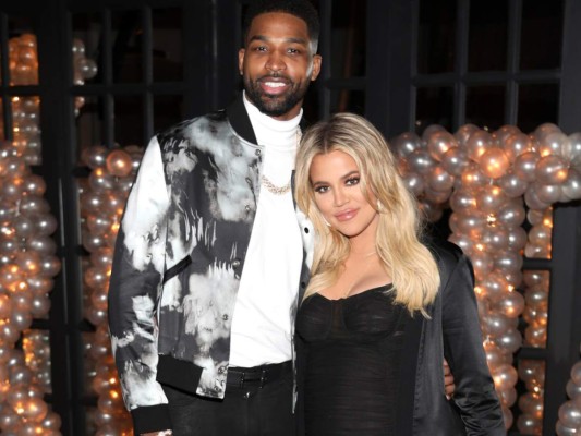 Video capta al novio de Khloé Kardashian besando a otra chica