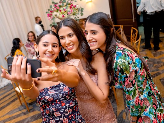 La despedida de soltera de Angie Andonie