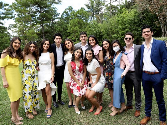 Viveca Magaña, Andrea Morales, Abigaíl Duarte, Sebastián Fúnes, Valeria Fonseca, Carmen Urbina, María José García, Diego Orellana, Celenia Durón, Diana Castillo, Zoé González, Roberto López, y Carlos Avila.