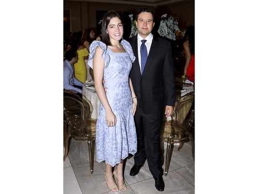 Joaquín Echeverrí y Adriana Hawit se casan por lo civil  