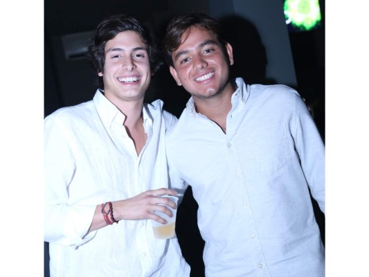 Apertura Up Lounge y Club