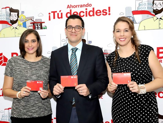 Valeria Ríos, Alberto Galeano y Fabiola Güell (fotos: Hector Hernández)