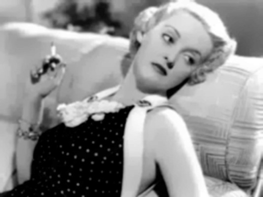 10- le incomodaban las mujeres que fumaban o bebían demasiado, o que despedían el olor de un fuerte perfume