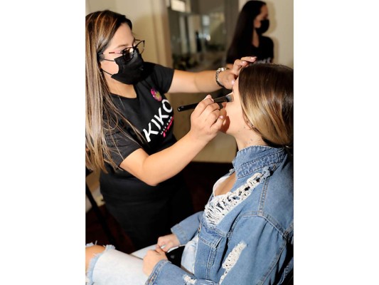 Kiko Milano, una marca italiana de cosmética profesional fundada en 1997 y que presenta una gama de maquillajes y tratamientos faciales y corporales vanguardistas, fue la firma oficial de make up del evento