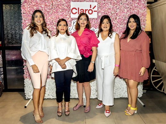 Michelle Marsán, Blanca Bendeck, Marie Canahuati, Isabel Sabillón y Tania Orellana.