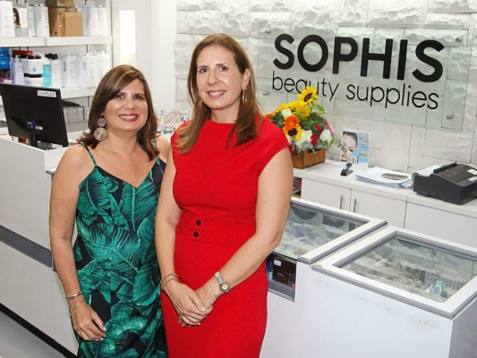 El cóctel inaugural de Sophis Beauty Supplies  