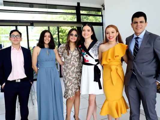 Manuel Maradiaga, Sofía Amaya, Liliam Ramos, Ana Herrera, Ivana López y Karim Navarro