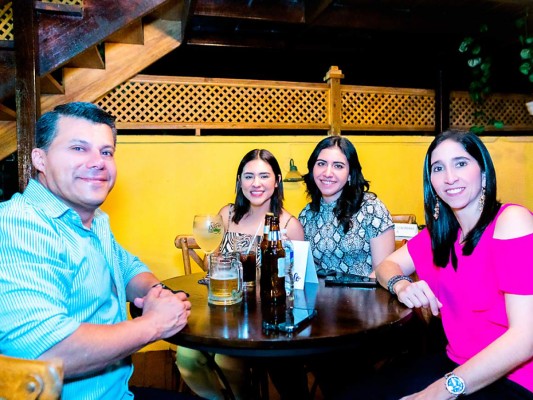 Inauguración de Steak House Hacienda Yuro