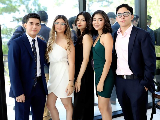 Diego Cruz, Maria Pineda, Marcela Molina, Sara Manun y Manuel Maradiaga