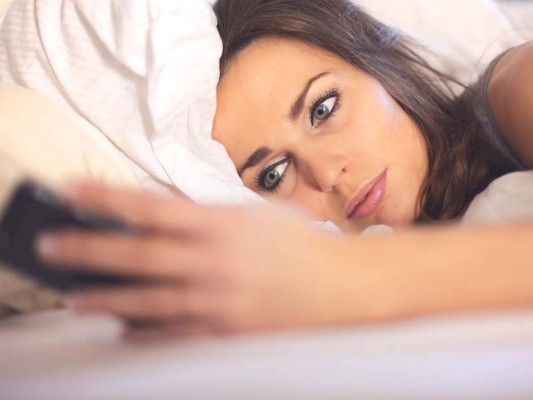 #14 Nunca consigues dormir. Si nunca duermes, estarás molesta. Eso significa que terminarán peleando más de lo que deberían.