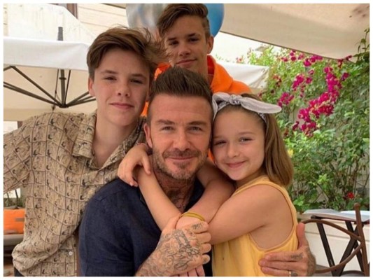 El ex futbolista celebró el día del padre en familia