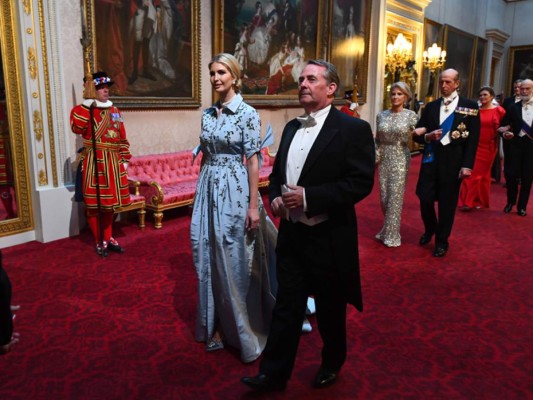 El triple homenaje de Kate a la Corona Británica