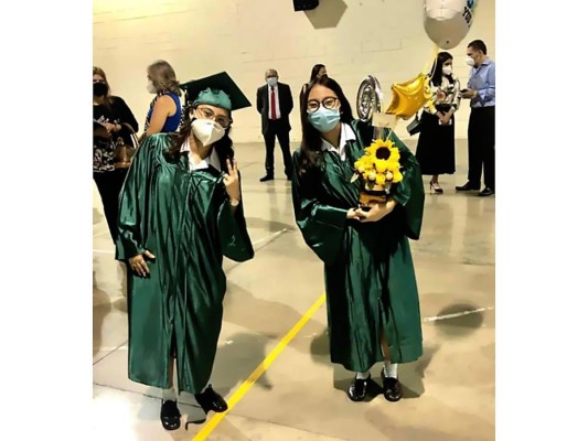 Ana Paola Pineda y Cinthia Tang