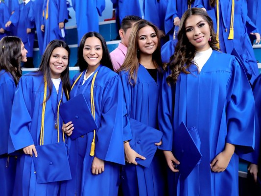 Graduación de la clase 2019 de Macris School