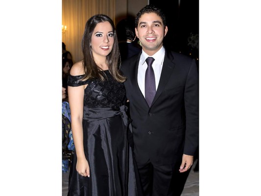 Joaquín Echeverrí y Adriana Hawit se casan por lo civil  