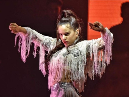 La cantante Rosalía en su actuación en el SonarHall en Barcelona poco tiempo despúes de convertise en una de las artistas más importantes del momento.