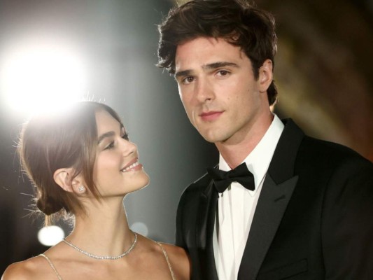 Kaia Gerber y Jacob Elordi. La pareja fue vista por primera vez en septiembre de 2020 en Nueva York. Tras un año de relación, anunciaron su separación en noviembre de este año.
