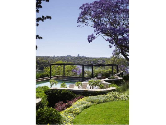 Tanto, que durante todo este tiempo ha seguido viviendo allí, en esta preciosa casa situada en Hunters Hill, una zona residencial en plena naturaleza y a sólo 9 km del centro de Sydney. <br/>