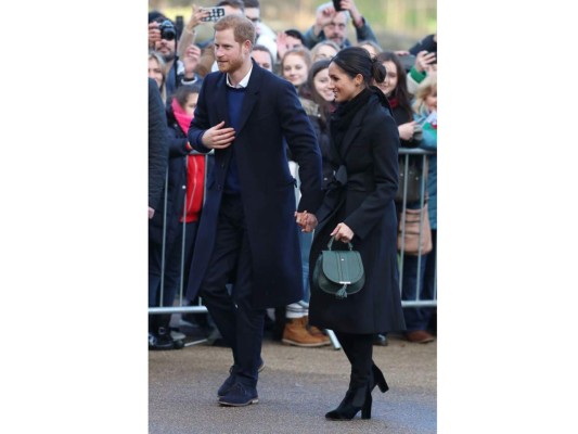 El Príncipe Harry y Meghan Markle en su visita a la capital de Gales, Cardiff