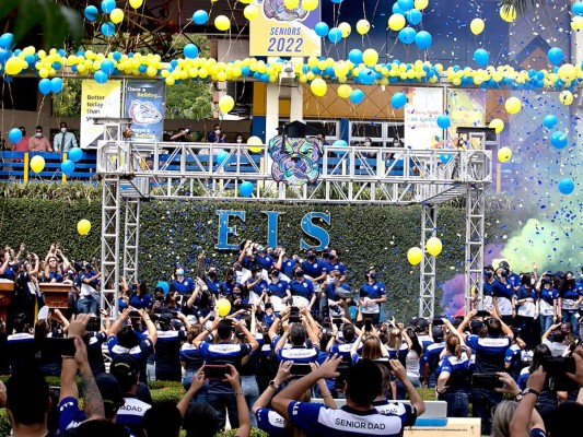 Senior entrance de la Escuela Internacional Sampedrana 2022