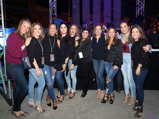 Pia Castillo, Francis Wagui, Paola Rietti, Roberta See, Muriel Vinelli, Jovhanka Peña, Cathy Vega, Marce Serrano, Ángela Andonie, Vanesa Preza