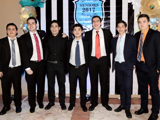 Senior dinner de la Escuela Americana