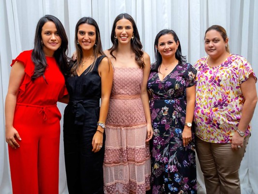 La despedida de soltera de Angie Andonie