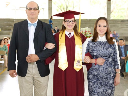 Entrega de títulos de Mayan School I parte