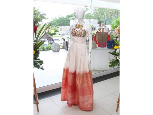 Showroom en Casa Club de Merendon Hills