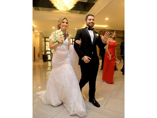 Bechir Bendeck y Lilian Pineda celebran boda religiosa