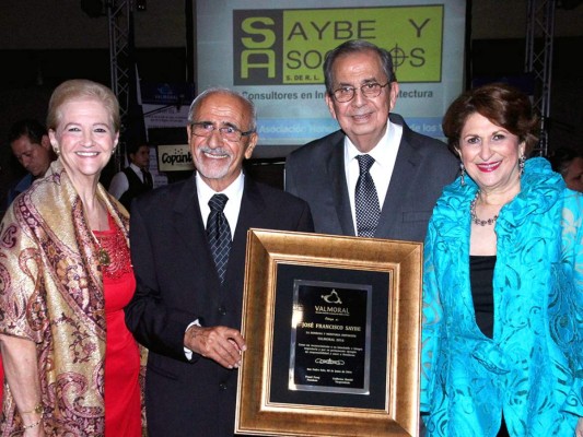 Homenaje para Francisco Saybe
