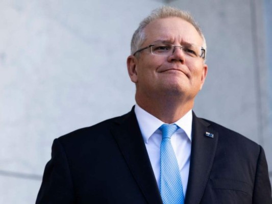 ''El príncipe Felipe no era un extraño en Australia, ya que había visitado nuestro país en más de 20 ocasiones. A través de su servicio a la Mancomunidad, presidió como patrocinador o presidente de casi 50 organizaciones en Australia'', recordó el primer ministro australiano, Scott Morrison, al consorte de la reina.