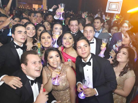 Fiesta de graduación del Centro Escolar Antares y Aldebarán