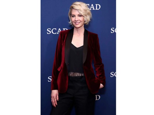 Jenna Elfman<br/>Fecha de nacimiento: 30 de septiembre de 1971 (edad 47 años)