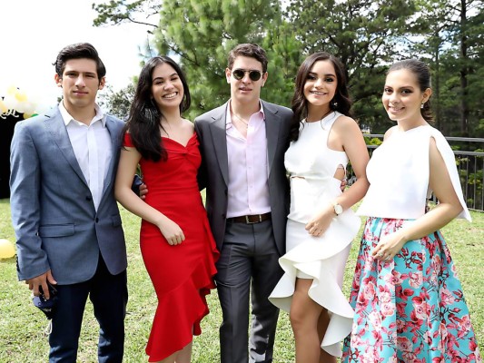 Roberto Larios, Liznora Castañeda, Roberto López, Abigaíl Duarte y Clara Pineda.