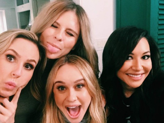 La Actriz que interpretó a Kathy Wilde, Becca Tobin compartió unas palabras de despedida en su cuenta de instagram , allí contó como Naya la había ayudado a integrarse al elenco y en el mensaje destacó las cualidades que la actriz le había mostrado con sus accions.<br/>