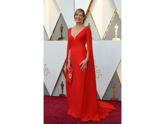 Allison Janney. La ganadora del Oscar a Mejor Actriz de Reparto por su papel en Yo Tonya, ha consagrado por entero su look firmado por Reem Acra.