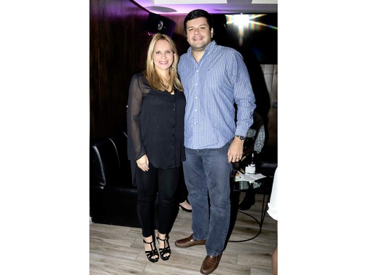 Entre vinos y cócteles aperturan Cloé en la Cité