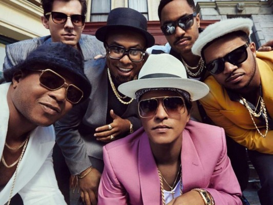 1. Uptown Funk!, Mark Ronson ft. Bruno Mars. 2015.