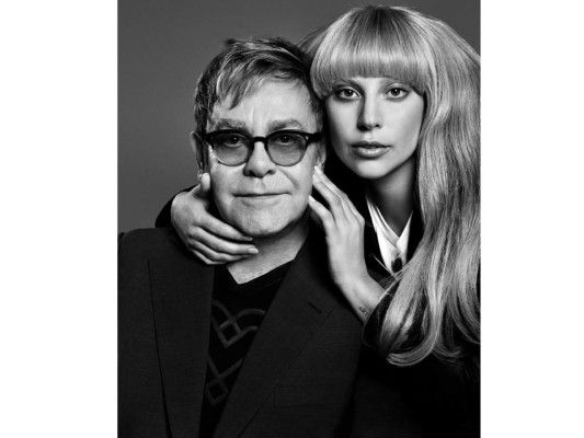 A su lista de seres queridos se une la cantante Lady Gaga, su amiga, madrina de su hijo Zachary y con quien diseñó una línea de ropa que se vendió con fines solidarios<br/>