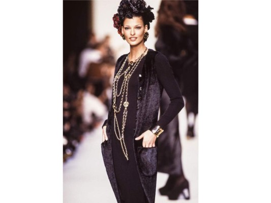 Linda Evangelista quien a principios de los 90 formaba parte del exlcusivo grupo de las denominadas supermodelos