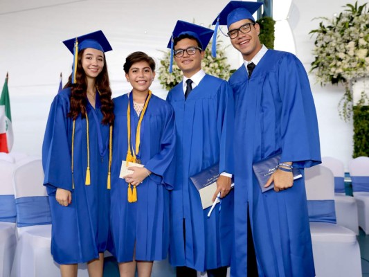 Entrega de títulos Macris School