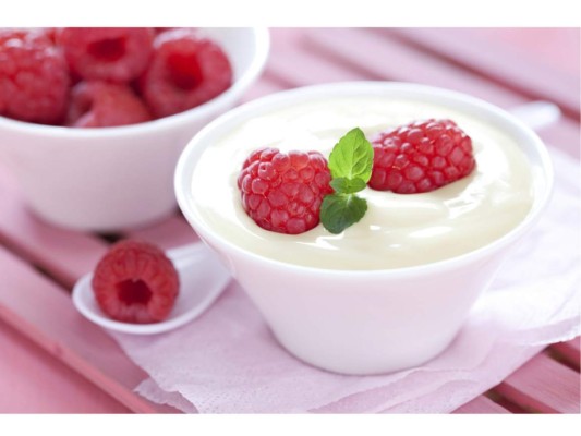 6.Ingerir refrigerios más saludables<br/>Picotear no es malo si se hace bien en un horario adecuado, así que puedes incluir a tu dieta: frutas frescas, verduras crudas, barras de proteínas y yogurt.<br/>