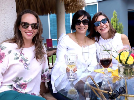 Celebración por el cumpleaños de Sonia Patricia Castillo Casanova