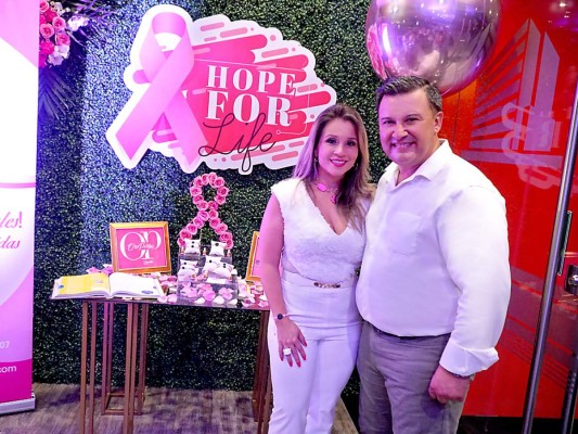 Oro y Perla ofrece coctel para presentar la pulsera Hope for Life
