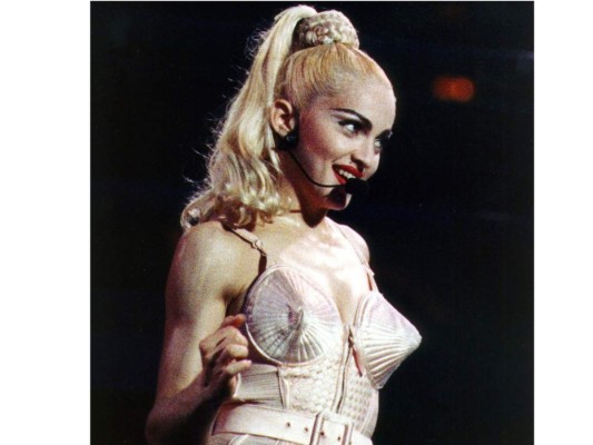 En 1991 presentó su primer documental, 'Madonna: Truth or Dare' que fue grabado en su tour 'Blond Ambition World'